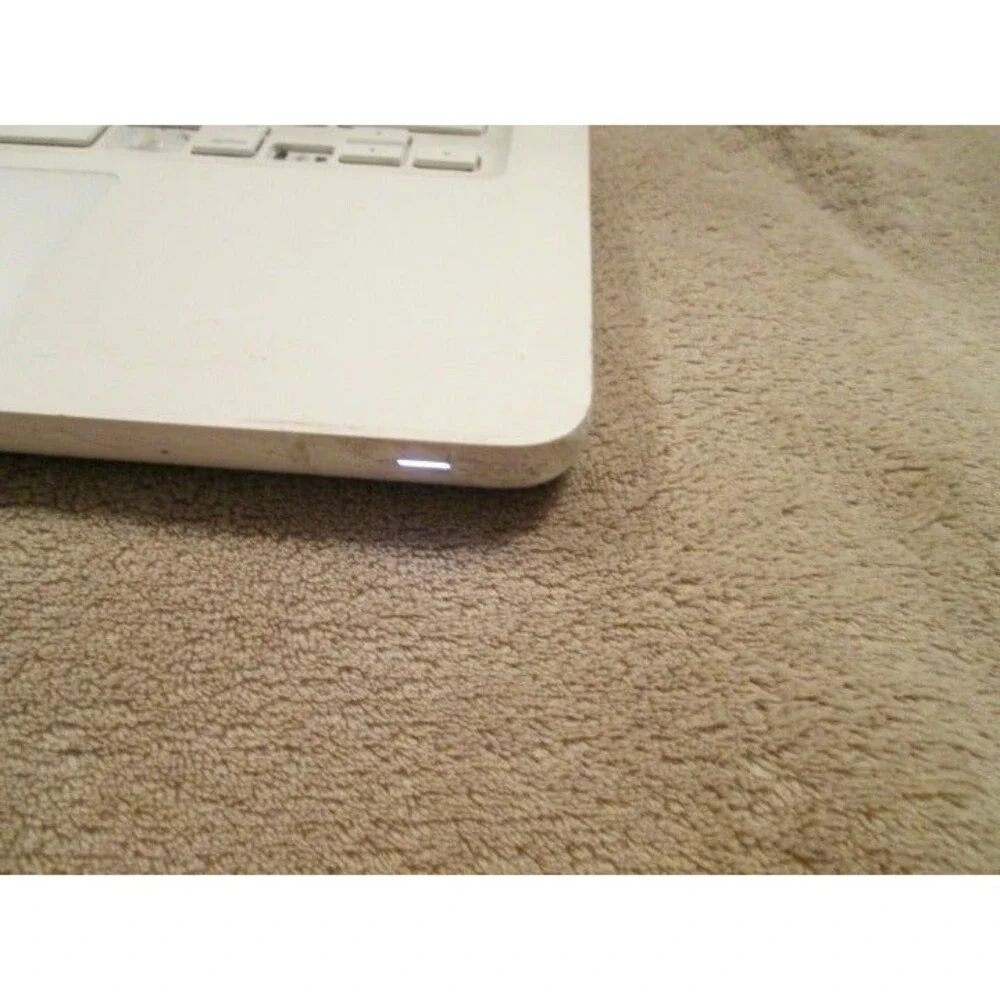 White Macbook Unibody